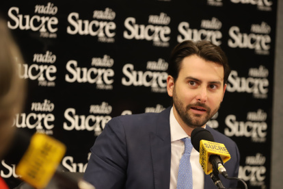 El presidente de la Asamblea Nacional, Niels Olsen, estuvo en Guayaquil para la sesión solemnde del Legislativo con motivo de las fiestas julianas.