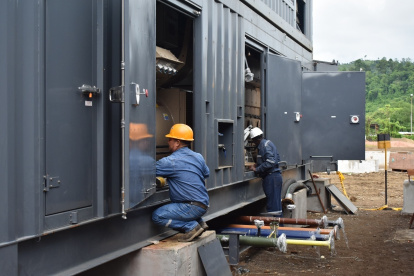 Los trabajos que se hacen para evitar que regresen los apagones a Ecuador.