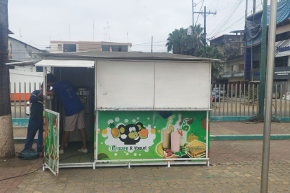 Problema. Los kioscos han sido atacados por las bandas.