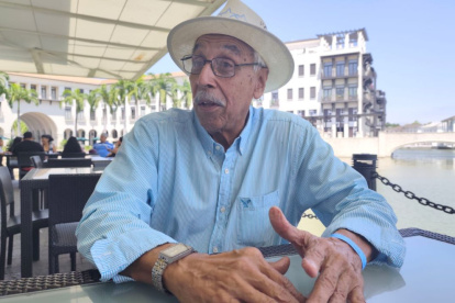 José María Fuentes Cabezas, ingeniero civil, rememora la construcción del Faro del Cerro Santa Ana y revela detalles técnicos, anécdotas y el valor simbólico de esta obra emblemática para la ciudad.