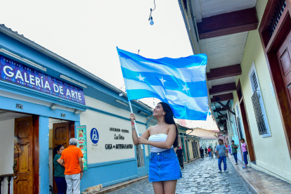 El orgullo por la ciudad persiste, incluso entre quienes temen salir o han visto cambiar por completo su barrio.