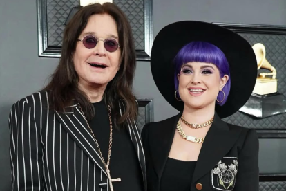 Kelly Osbourne junto a su padre, cuando la también cantante cumplió 40 años (27 octubre de 2024).