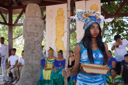 La comuna de Sacachún en la provincia de Santa Elena celebró 14 años del retorno de su monolito.
