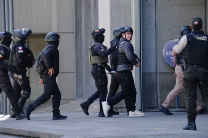 Noé Salcedo, hermano de Daniel, también acudió a la Fiscalía para dar su versión.