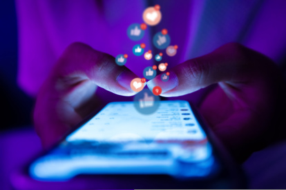 La Unión Europea controla la publicidad política en las redes sociales.