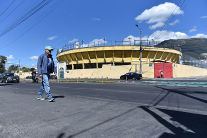 Todavía no hay un plan para demoler la plaza. Antes de hacerlo, los dueños deben cumplir con varios trámites.