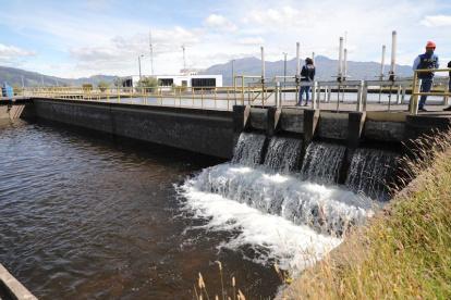 Abastecimiento de agua en el sur de Quito se restablece al 100 % tras trabajos en la Mica.