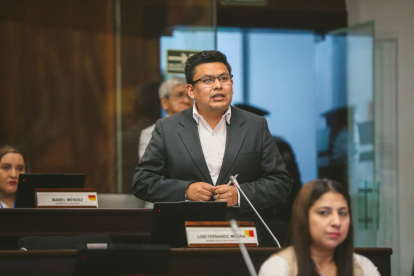 Luis Fernando Molina presentó una solicitud al Ministerio de Economía y Finanzas para obtener el listado de funcionarios desvinculados en los sectores de salud y educación.