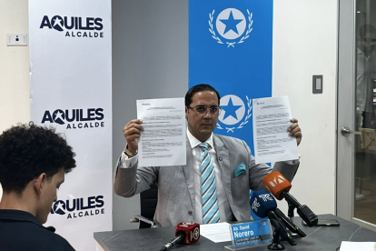 Abogado David Norero, coordinador legal del Cabildo, defiende la obra municipal en Ceibos