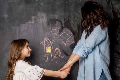 El niño interior guarda nuestras memorias emocionales. Sanarlo es reconectar con lo que fuimos para vivir con plenitud lo que somos.
