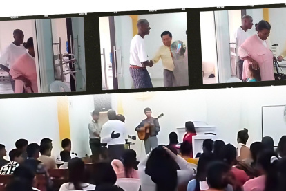 Moisés Caicedo con su madrecita Liliana en la iglesia.