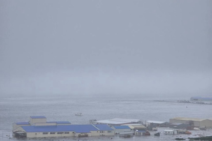 Tsunami llega a las costas de la península de Kamchatka, Rusia.