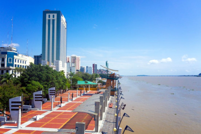 La ciudad de Guayaquil, ubicada junto los ríos Guayas y Daule, no se vería afectada por un eventual tsunami.