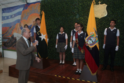 El IPAC conmemora el natalicio de Abdón Calderón con un evento cívico.