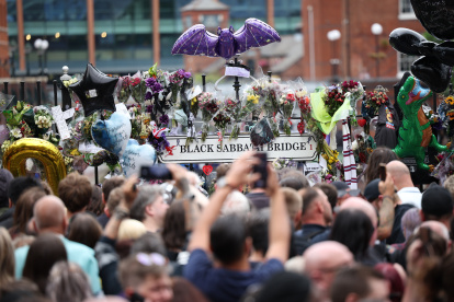La ciudad inglesa de Birmingham dio su último adiós este miércoles a Ozzy Osbourne (1948-2025), su "príncipe de las tinieblas