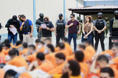 Se realizó el traslado de 574 personas privadas de libertad desde el Centro de Rehabilitación Social Guayas N.º 4 hacia el Centro de Privación de Libertad Guayas N.º 1.