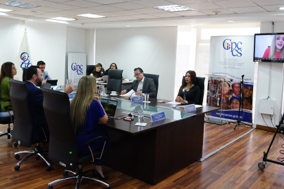 30 de julio de 2025 hubo sesión plenaria del CPCCS. La única vocal que no acudió al salón fue Johanna Verdezoto, pero se conectó aunque estaba en el mismo edificio.