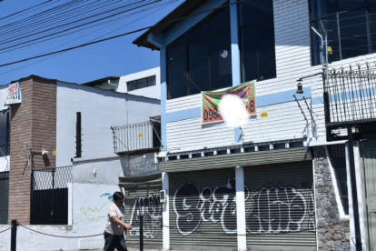 En la av. Amazonas, frente al Parque Bicentenario, norte de Quito Quito, algunos muros, están llenos de rayones.