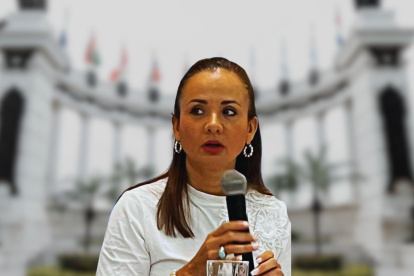 La prefecta Marcela Aguiñaga volvió a defender la postura de la institución ante la paralización de obra en Los Ceibos.