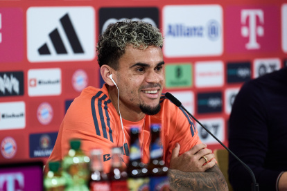 Luis Díaz, durante su presentación oficial con el Bayern Múnich este jueves 31 de agosto.