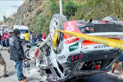 Accidente. En estas condiciones quedó el auto que accidentado que cobró dos vidas.