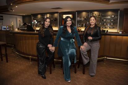 Las artistas llevaban varios años en busca de un proyecto para elaborar juntas, hasta que surgió el tema, propuesto por Paola Jara.