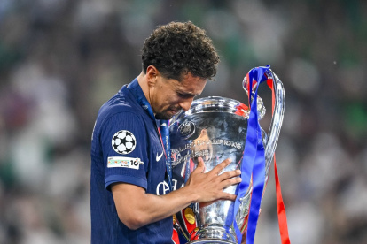 Marquinhos levantó en 2025 la primera Champions League en la historia del PSG.