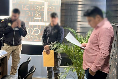 Este 1 de agosto de 2025, la Fiscalía y la Policía ejecutaron seis allanamientos en Chimborazo.