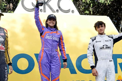 Doménika Arellano en uno de sus últimos podios nacionales de karting.