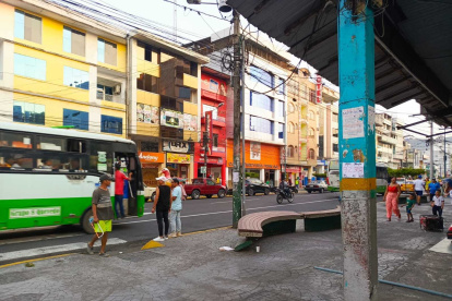 A lo largo de 14 cuadras se soterrarán cables en la avenida 7 de Octubre, en el centro de Quevedo.