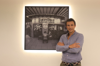 David Naranjo, gerente de Vaco y Vaca cuenta la historia del restaurante, que empezó hace más de cuarenta años.