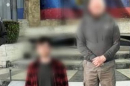 los detenidos llevaban 15 bloques con un total de 14.730 gramos de cocaína, ocultos en su equipaje.