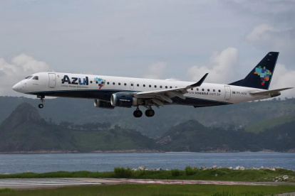 Una de los aviones de la aerolínea Azul.