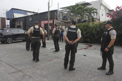 BALACERA EN KENNEDY NORTE, DEJA COMO SALDO 1 MUERTO Y 3 HERIDOS FUERA DE UNA DISCOTECA. 2025-08-03 PERIODISTA MIGUEL PARRAGA FOTOGRAFO CHRISTIAN VINUEZA AG-PERIODISTA AG-GRANASA AG-EXTRA