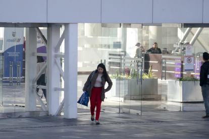 En la plataforma financiera norte, en Quito, trabajan centenas de servidores públicos. Foto referencial.