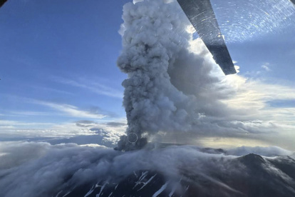 Imágenes del volcán de Rusia en Erupción