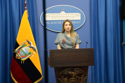 Desde Carondelet, Carolina Jaramillo defiende la Ley de Fundaciones como una herramienta contra el lavado de dinero.