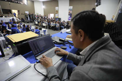 Durante el primer fin de semana de agosto, varios servicios del CNE estuvieron suspendidos temporalmente.