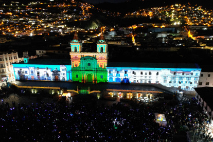 Las fachadas patrimoniales de Quito cobrarán vida con proyecciones artísticas durante el festival Luz de América 2025.