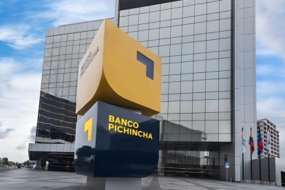 Referencial. La fachada de uno de los edificios del Banco Pichincha.