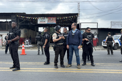 John Reimberg expresó su inconformidad ante la decisión judicial que otorgó medidas alternativas a la prisión preventiva para dos individuos.