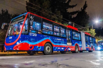 Del 8 al 10 de agosto el Trolebús y Ecovía extenderán horarios por la fiesta del mapping ‘Quito, Luz de América’