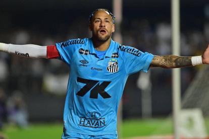 Neymar encaminó la victoria del Santos 3-1 ante Juventude.