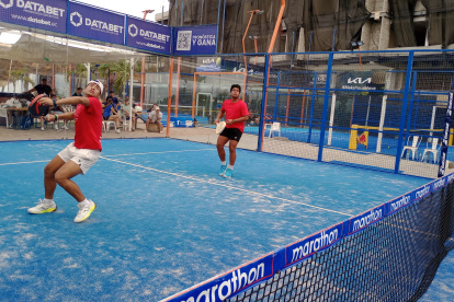 Los hermanos Daniel y David Agüero durante la intensa final en la primera varones.