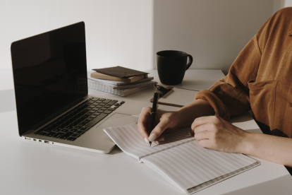 Referencial. Jóvenes en Acción 2025 inicia hoy su postulación.