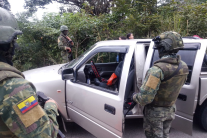 En un operativo de control de armas, desarrollo por el Ejército, en Manabí.