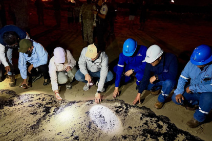 La mancha en el perfil costero de Monteverde fue examinada por técnicos.