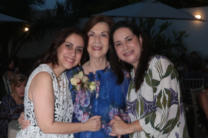 Tata Ayala, María Teresa Pérez y María Fernanda Ayala de Hidalgo.