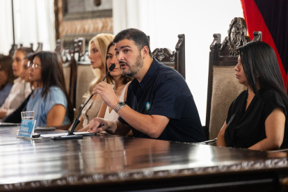 El alcalde de Guayaquil, Aquiles Álvarez, durante una sesión del Concejo Cantonal.