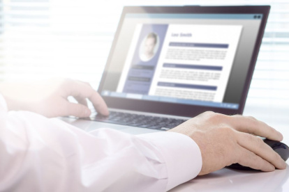 En un mercado laboral saturado, la autenticidad, el enfoque estratégico y las habilidades humanas se convierten en los diferenciadores clave